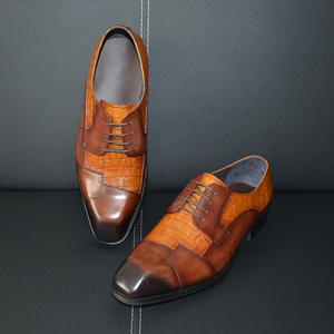 Chaussures de bureau pour hommes de haute qualité et luxueuses, avec motifs élégamment combinés. Chaussures de mariage et Oxfords en cuir véritable pour hommes. - Product Image 3