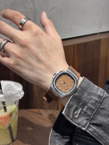 Orologio al Quarzo di Lusso da Uomo, Cassa in Lega, Cinturino in Silicone, Stile Business Giovanile, Luminoso, Impermeabile, alla Moda - Product Image 2