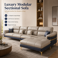 Sofá Seccional en Forma de L con Chaise Longue, Tapizado en Dos Tonos Azul Marino y Beige, Patas Doradas, para Sala de Estar, Hotel, Apartamento u Oficina