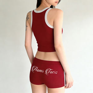 Conjunto de dos piezas con estampado de letras vintage para mujer, top corto tipo halter con ribete en contraste y pantalones cortos a juego - Product Image 4