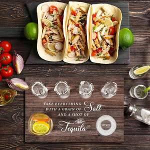 Bandeja de Vidrio Rectangular de 9.8 Pulgadas de Largo, 7.1 Pulgadas de Ancho y 0.4 Pulgadas de Alto, Apta para Múltiples Escenas, para Servir <span class=keywords><strong>Tequila</strong></span>, Estilo Español, Jamie Stuart - Product Image 1