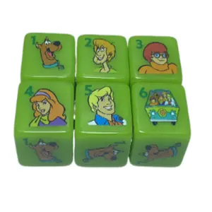 Usine chinoise professionnelle 22mm différentes couleurs vierges coin rond dés en plastique D6 acrylique Cube dés pour jeu