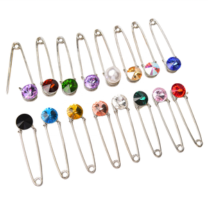Exclusivo Rhinestone pérola Pins Para Calças Ajuste de Cintura Mulheres Cardigan Xale Broches Segurança Coreano Simples Jóias De Luxo - Product Image 2