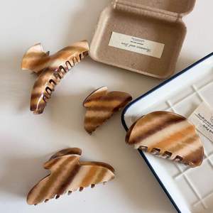 Pinzas para el Cabello de Acetato con Rayas Marrones, Pinzas Elegantes Antideslizantes de Estilo Vintage, Accesorios para el Cabello para Mujeres y Niñas - Product Image 1