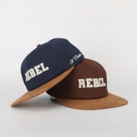 Casquette Snapback en daim à 6 panneaux avec logo brodé personnalisé Casquette sportive Gorras à bord plat non structuré avec patch tissé pour les sports de plein air