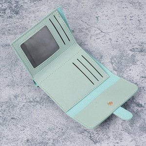 กระเป๋าสตางค์ผู้หญิงหนัง PU แฟชั่น กระเป๋าถือสั้นแบบส่วนตัว ใส่เหรียญ ใส่โทรศัพท์ ปิดด้วยกระดุม ซับในโพลีเอสเตอร์กันน้ำ - Product Image 3