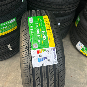 Neumáticos Radiales de Alto Rendimiento para Automóviles de Pasajeros, para Todas las Estaciones, 145/70R12, Car and Driver Best - Product Image 1