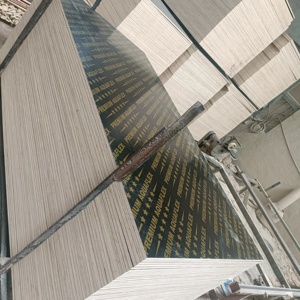 15 Mét 18 Mét 19 Mét 4X8 Giá Rẻ Không Thấm Nước Nâu Và Poplar Lõi Đen Nhiều Lớp Phim Phải Đối Mặt Ván Ép Tấm - Product Image 4