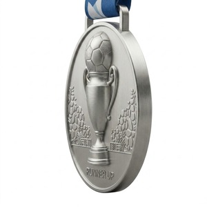 Trophée de football en alliage de zinc 3D personnalisé en gros pour les événements de championnat de football professionnel - Product Image 3