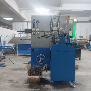 Máquina <span class=keywords><strong>de</strong></span> doblado <span class=keywords><strong>de</strong></span> alambre <span class=keywords><strong>de</strong></span> gancho <span class=keywords><strong>de</strong></span> acero <span class=keywords><strong>de</strong></span> hierro para camisa <span class=keywords><strong>de</strong></span> abrigo <span class=keywords><strong>de</strong></span> tela mecánica ordinaria - Product Image 6