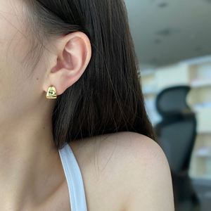 Pendientes de Plata de Ley 925 con Diseño Minimalista Dylam, Joyería Fina para Mujer, Forma de Corazón con Superficie Ancha Cóncava-Convexa Irregular - Product Image 5
