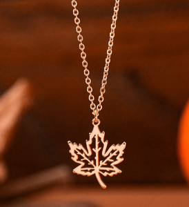 Collar De Hoja De Arce Collares De Acero Inoxidable Collar De Hoja PVD Chapado En Oro Joyería Collar De Hoja De Otoño - Product Image 3