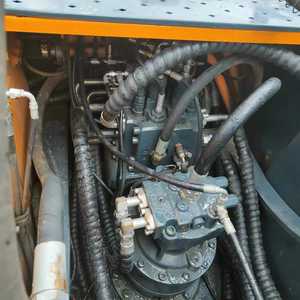 Excavatrice Hyundai 225 d'occasion avec moteur Cummins, 22 tonnes, godet de 1,05 m - Équipement de construction en excellent état - Product Image 5