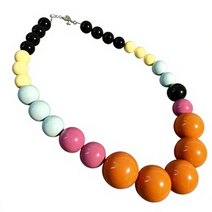 Collier en résine colorée fait main, durable, en forme de rangée, bijoux fantaisie pour femmes et filles, artisanat en résine multicolore - Product Image 1