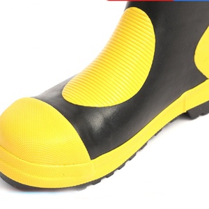 รองเท้าบู๊ตดับเพลิงแบบ 02 สั่งทำได้จากโรงงานโดยตรง ป้องกันน้ำ ทนทานต่อการเจาะทะลุ ป้องกันการกระแทกที่เท้า ทำจากยางและเหล็ก - Product Image 4