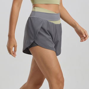 Shorts de course pour femmes à deux couches, taille croisée, tissu doux à séchage rapide, poches, décontractés, entraînement, fitness, yoga, vente en gros - Product Image 3