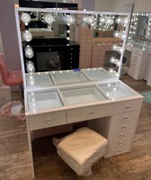Table de maquillage moderne YIFAN avec 8 tiroirs, espace de rangement pour chambre et salon, en bois, vente en gros disponible