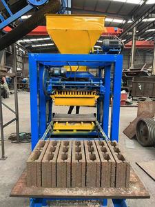 Mesin pembentuk blok 4-26 hidrolik otomatis sepenuhnya portabel membuat bumi batu bata dari bahan mentah semen - Product Image 2