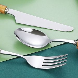 Ensemble de couverts de table en acier inoxydable poli miroir avec manche en bambou naturel pour steak, fourchette, cuillère, idéal pour les fêtes, les voyages et les gâteaux - Product Image 4
