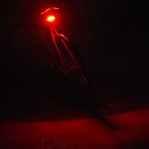 Luz Delantera para Bicicleta Golfein LED COB Recargable por USB, Resistente al Agua IPX4, 4 Modos, Cuerpo de Plástico - Product Image 3