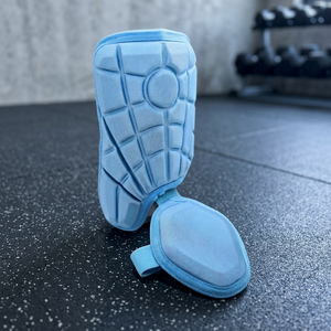 Protector de Piernas de EVA Azul Claro con Cierre de Velcro, Ajuste Universal para Todas las Estaciones, Protección Ligera - Product Image 3
