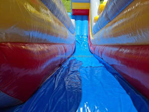 Structure gonflable commerciale à double piste avec toboggan et mur d'escalade, idéale pour les fêtes en extérieur et <span class=keywords><strong>la</strong></span> <span class=keywords><strong>location</strong></span> de jeux pour enfants - Product Image 4