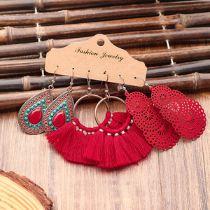 Boucles d'oreilles pendantes bohèmes en alliage plaqué bronze antique avec pompons pour femme – Bijoux de mode pour soirée - Product Image 4