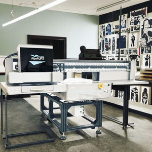 Imprimante à plat UV haute précision à 8 têtes avec lampe UV et conception d'oreille, garantie pour l'impression sur verre/métal en atelier à faible poussière - Product Image 2