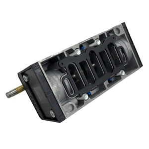 数字模拟转换器MAX5889EGK + D - Product Image 3