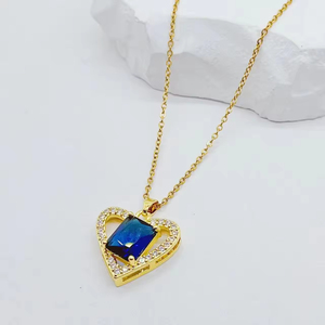 Collar de Zirconia con Corazón de Alta Gama 2025, Collar de Acero Inoxidable Chapado en Oro de 18k para Mujer - Product Image 4