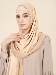 Pañuelo largo de gasa suave con pedrería al por mayor, chal de moda musulmán, hiyab, pañuelos para la cabeza para mujer, pañuelo islámico prémium - Product Image 3