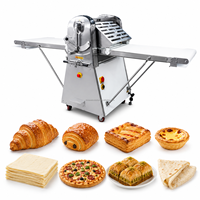 Machine à étaler la pâte pour boulangerie commerciale, pour le pain à l'ail, les baguettes, le pain au fromage, la formation de sandwichs et l'aplatissement des pâtes.