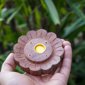 Hermoso quemador de incienso de madera en forma de flor que funciona tanto para varita de incienso como para bobina Mubkhar/Bakhoor para fragancia casera - Product Image 3