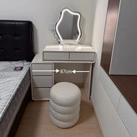 Table de maquillage moderne en panneaux de particules de pin écologiques, réglable, avec éclairage et quincaillerie en acier inoxydable, pour chambre à coucher