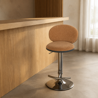 Tabouret de bar pivotant en velours beige avec dossier Pebble, assise à coussin épais, piétement chromé, repose-pieds, hauteur réglable, pour cuisine et maison