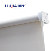 Stores enrouleurs manuels et motorisés en tissu filtrant la lumière et offrant une protection UV, pour chambre à coucher (ODM/OEM)