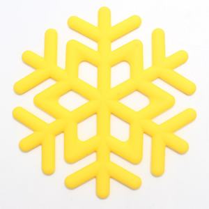 Sous-verres en silicone personnalisés en forme de flocon de neige, épaissis, antidérapants, résistants à la chaleur, antiadhésifs et décoratifs pour les tasses à eau - Product Image 3