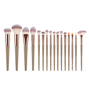 Juego de 16 Brochas de Maquillaje con Mango Transparente, Brochas Cosméticas de Pelo Sintético para Rostro, Ojos y Labios - Product Image 1