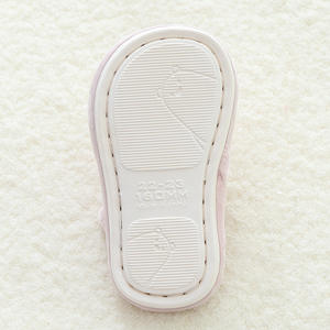 Pantoufles d'hiver en coton pour enfants, mignonnes pantoufles en peluche de dessin animé pour bébé, nouvelle collection - Product Image 4