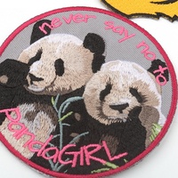 Parches Redondos Termoadhesivos Personalizados Ecológicos al por Mayor, Lindos Parches Bordados con Logotipo de Panda y Gato para Camisetas Polo