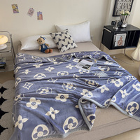 Cadeau Commerce extérieur Vente en gros Vente rapide Drap de lit thermique en polaire doux et moelleux en flanelle Couverture en velours de cristal corail