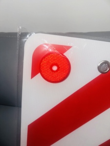 Panneau d'avertissement en plastique pour porte-vélos avec disques réfléchissants rouges, panneau de signalisation de danger pour remorque arrière en plastique - Product Image 4