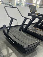 Tapis roulant incurvé en gros avec écran LED, moniteur de fréquence cardiaque sans fil, entraînement électrique, faible bruit, machine de course non motorisée