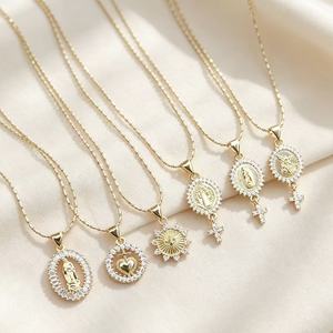 Collar con Cruz de la Virgen María en Oro de 18K con Circonitas Baguette para Mujer, Medalla Sagrada del Corazón de Jesús, Joyería Religiosa Católica al por Mayor - Product Image 1