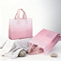 Sacs de transport en plastique PE semi-transparents rose ombré avec poignées à valve, emballage personnalisable pour vêtements et chaussettes