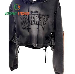 Traques vertes. Sweat-shirts personnalisés avec poche brodée, petits motifs imprimés sur la poche poitrine pour un style discret - Product Image 5