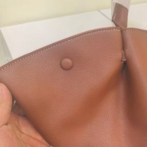 Luxury Leather Hand Bag Large Capacity Top Handle Handbag With Gold <b>Lock</b> Elegant Work Bag For Women - Product Image 4