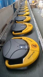 Dispositivo di bloccaggio del Guardrail in acciaio alimentato ad energia solare e a batteria per apparecchiature di parcheggio a distanza per proteggere i parcheggi - Product Image 5