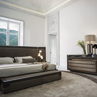 Lit King Size en Tissu avec Grande Tête de Lit Rembourrée, Style Italien Moderne Sur Mesure, Ensemble de Meubles de Chambre de Luxe pour Hôtels et Villas