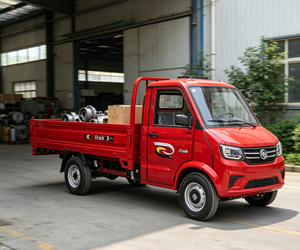 <span class=keywords><strong>Furgone</strong></span> Elettrico Agricolo a Quattro Ruote per Trasporto Merci e Passeggeri con Motore da 2 kW, 2 Porte, <span class=keywords><strong>Rosso</strong></span>, Batteria da 50-70kWh - Product Image 4